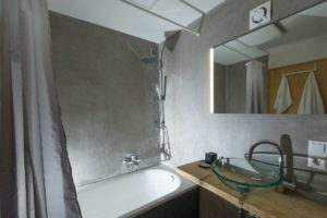Kraeuter-Chalet-Hochschwarzwald-Ferienwohnung-Badezimmer